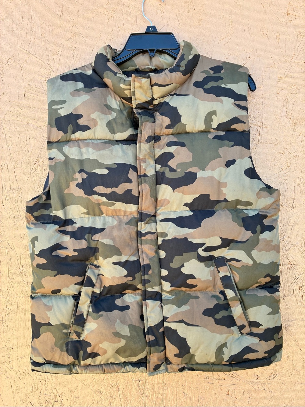 Athletic Works boys Camouflage Quilted Puffer Vest - Olive/Tan/Black